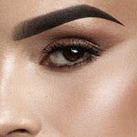 Kaş Pudralama Ombre İzmir | Phibrows Kaş Uygulaması – Nuray Yaprak Kaş Pudralama (Ombre) uygulaması, İzmir Kaş Stüdyosu’nda Phibrows uzmanı Nuray Yaprak tarafından doğal görünümle yapılmaktadır.